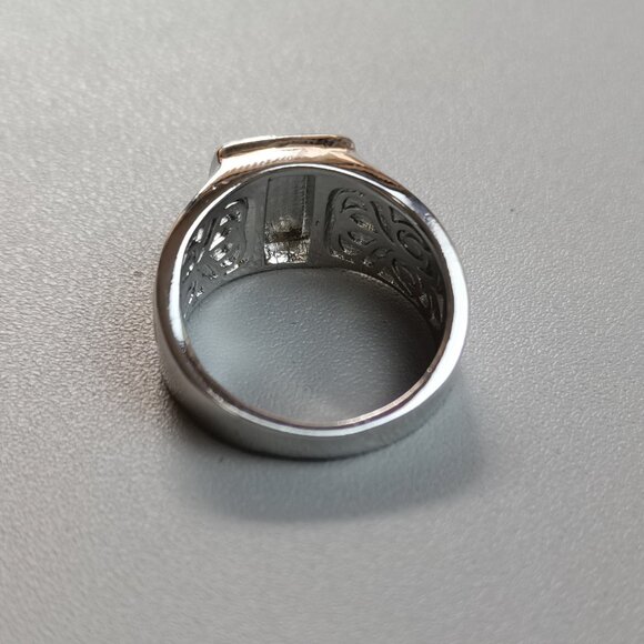 Nearly new women's classic fashion style rings - Picture 4 of 5